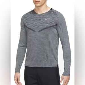 NWOT Nike Men's Dri-FIT ADV Techknit Ultra Long-Sleeve Running Shirt